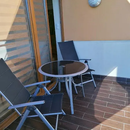 Family Homes - Maloves Apartment